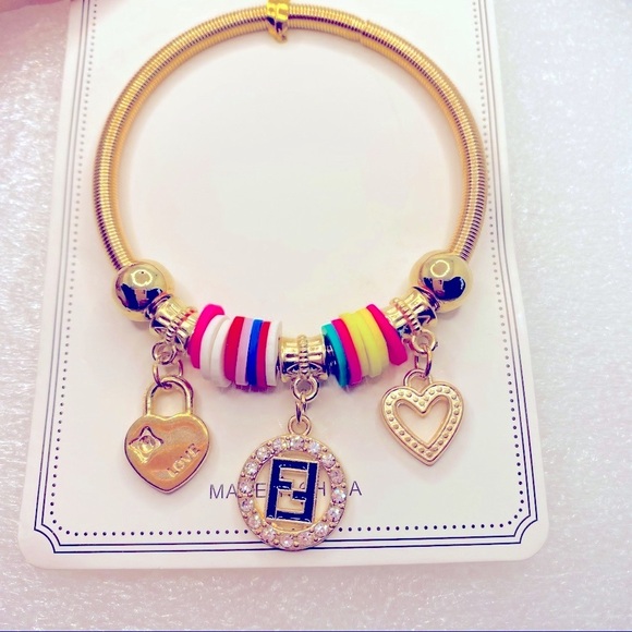 Bracelet Hearts Crystals Beads Golden tone. Won’t Tarnish loo… - Picture 3 of 6